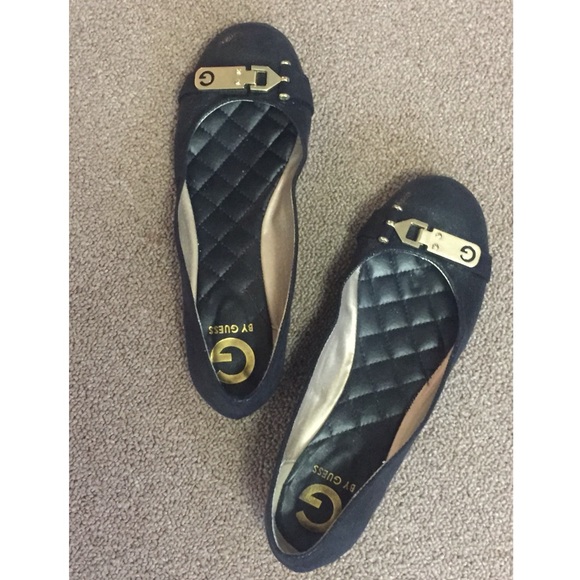 Classic Black Guess Flats - Picture 2 of 7